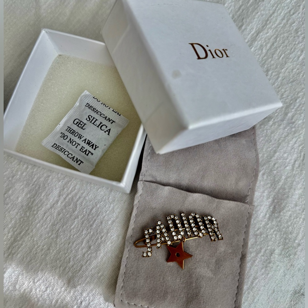 Dior hair clip